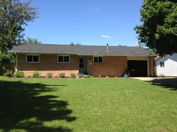 1140 Eastwood Dr, Mount Pleasant, MI 48858
