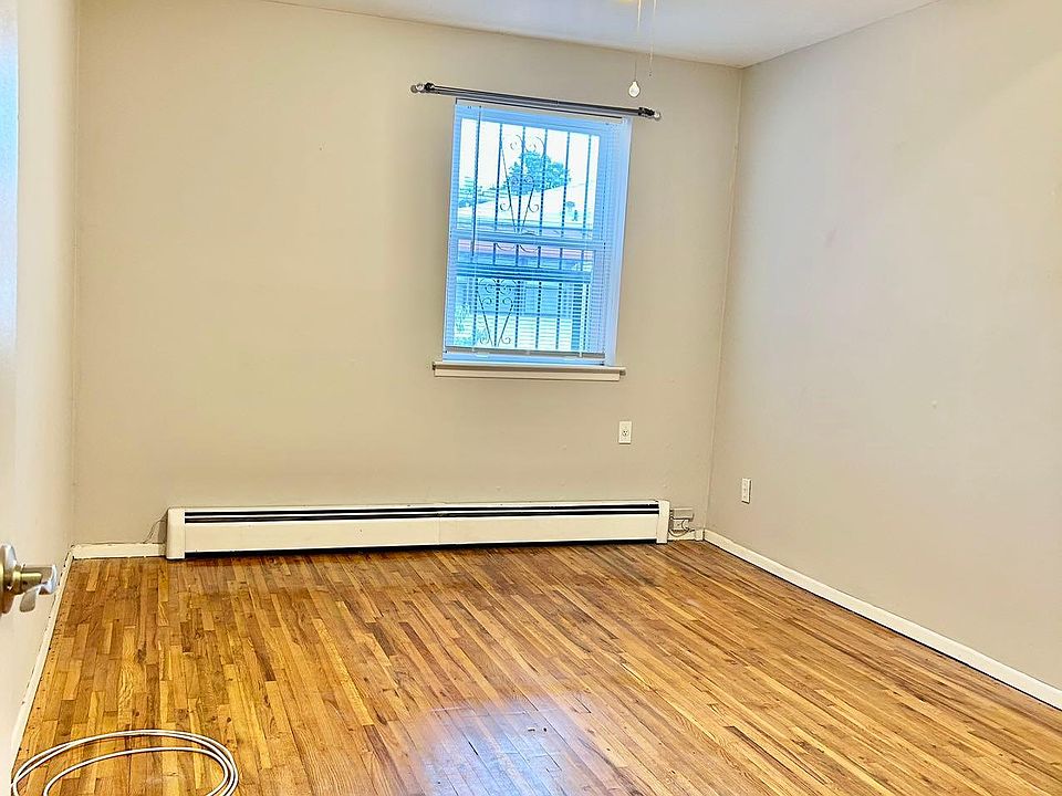 1st image of 215 27th Ave #1