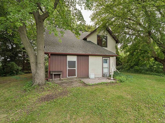 2nd image of W5102 Carney Rd