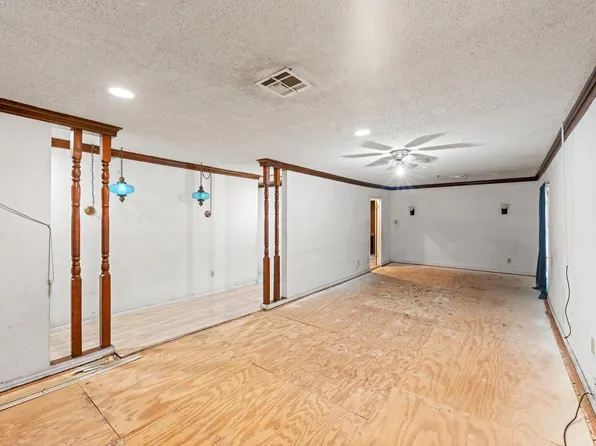 2617 NW Loraine St, Fort Worth, TX 76106