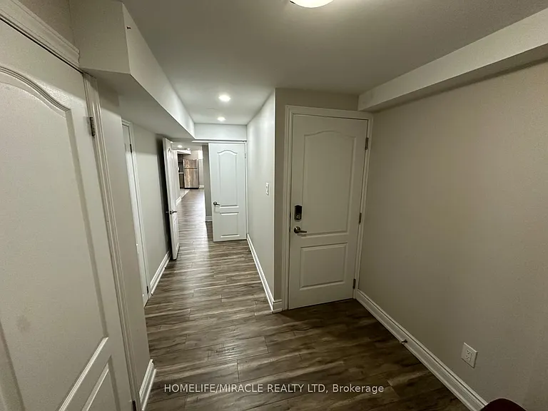 227 Sussexvale Dr — Photo 3