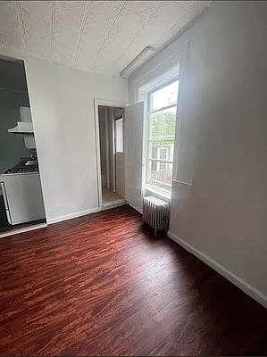 Rented by Standard Living Realty Inc | media 6