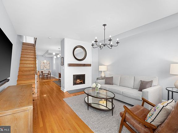 2nd image of 1005 Oronoco St