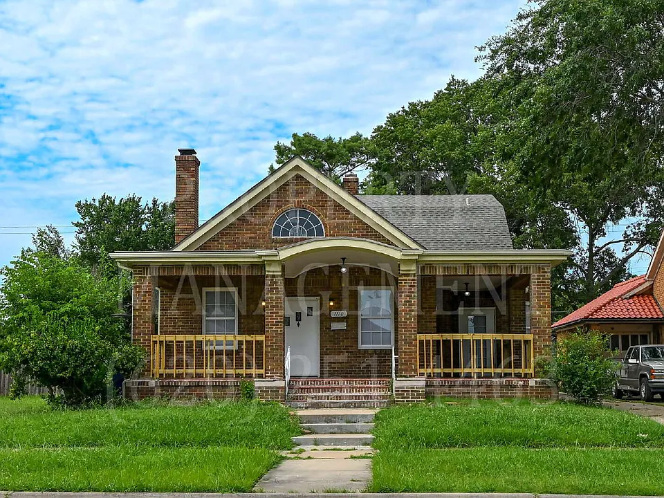 1110 W 5th St