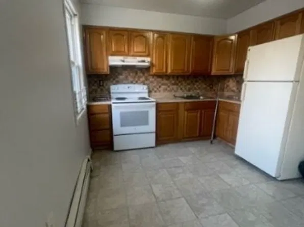 64 3rd St APT 5, Elizabethport, NJ 07206
