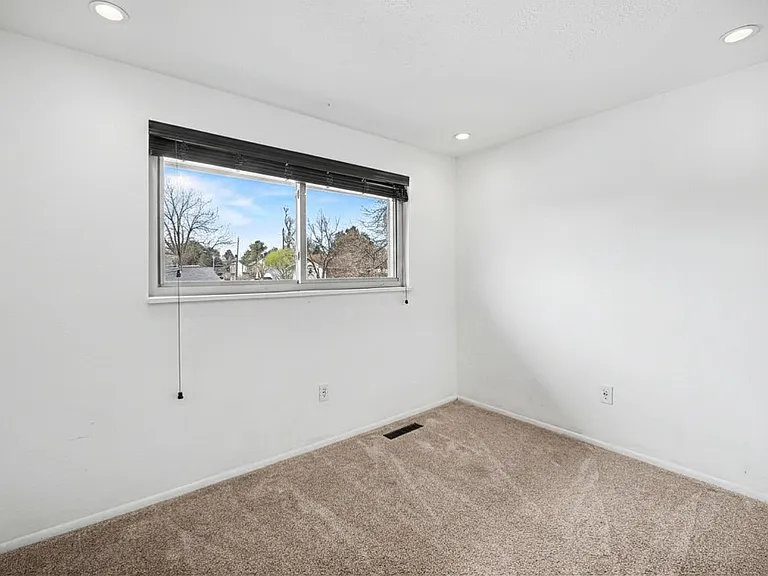 474 S Carr St — Photo 15