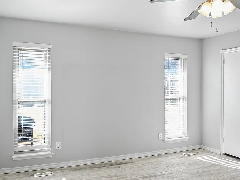 9724 Kent Dr — Photo 19
