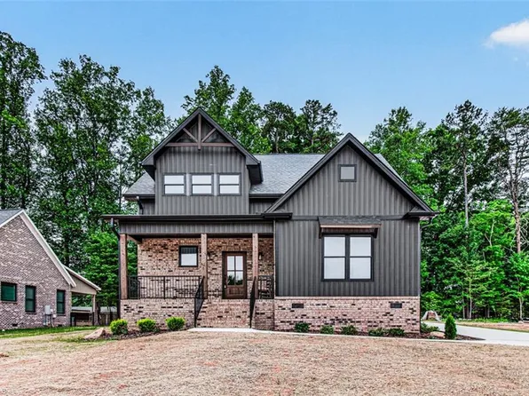 105 Crystal Crk, Randleman, NC 27317
