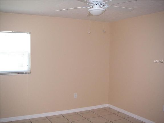 5th image of 1302 Berwick Dr