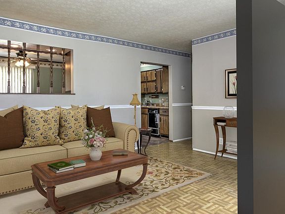 3rd image of 70 Essex Ct