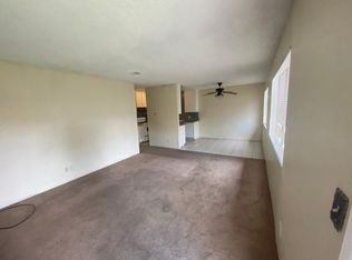 880 Greenfield Ave APT M, Hanford, CA 93230