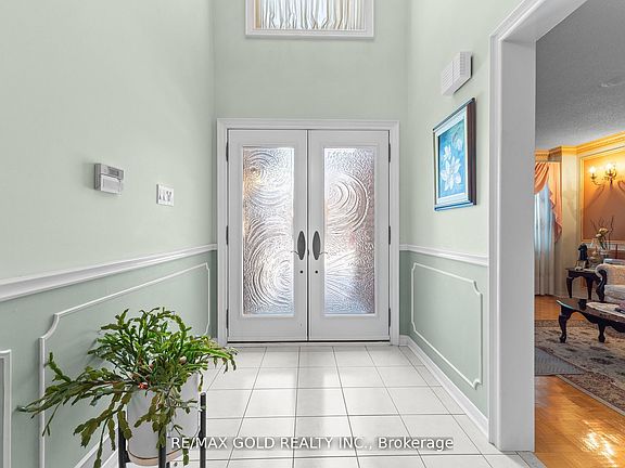 4th image of 38 Mountainberry Rd