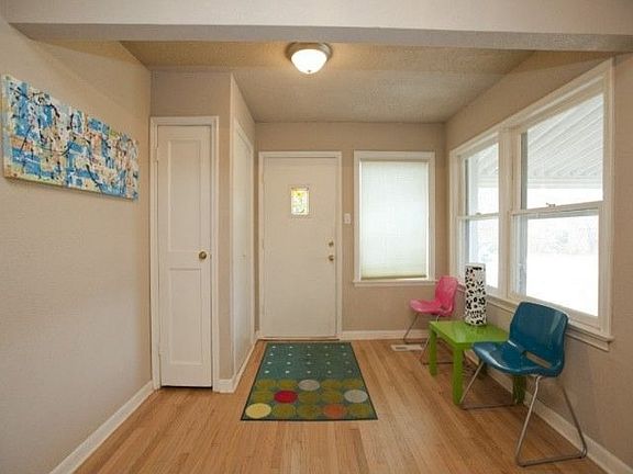 3rd image of 2415 S Gary Pl