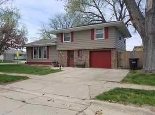1954 37th Ave, Columbus, NE 68601