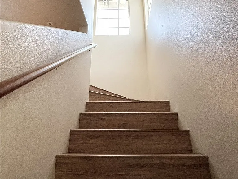 1227 S Pine St — Photo 14