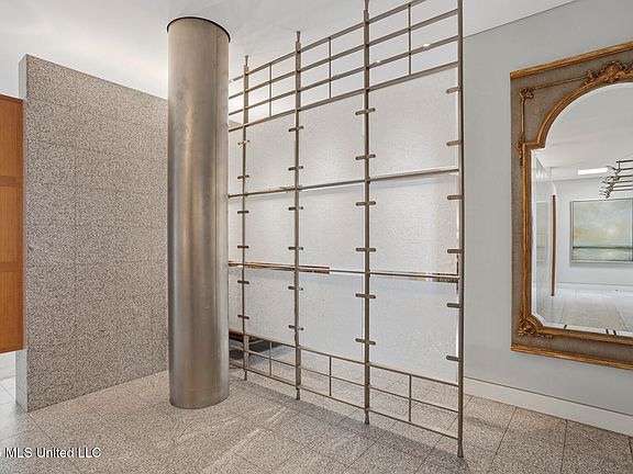 5th image of 1200 Meadowbrook Rd APT 19