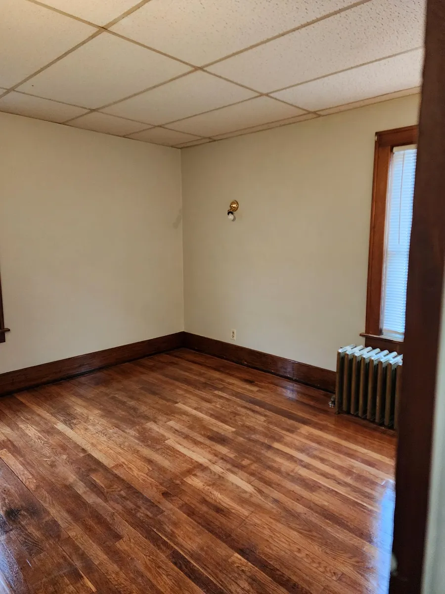 Building Photo - 605 Broad St #2E