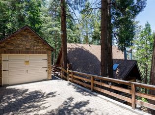 24686 Altdorf Dr, Crestline, CA 92325