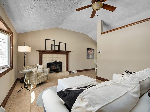 3rd image of 13408 Donald Dr