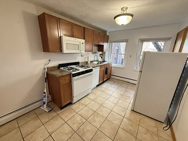 2 bed, $3,500 — Photo 1
