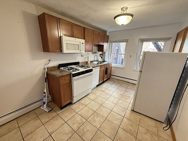 1st image of 75 N Margin St APT 3