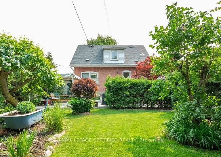 80 Vanbrugh Ave #BASEMENT — Photo 2