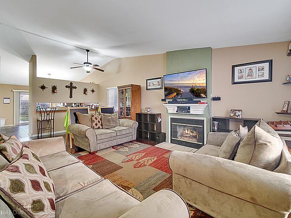3rd image of 1271 Dogwood Ct