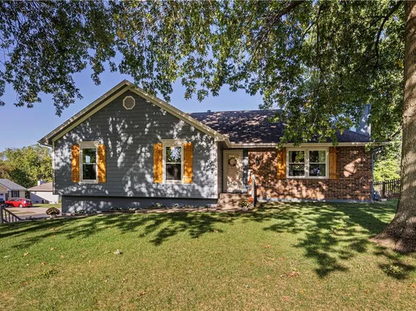 2100 NE Belvoir St, Lees Summit, MO 64086