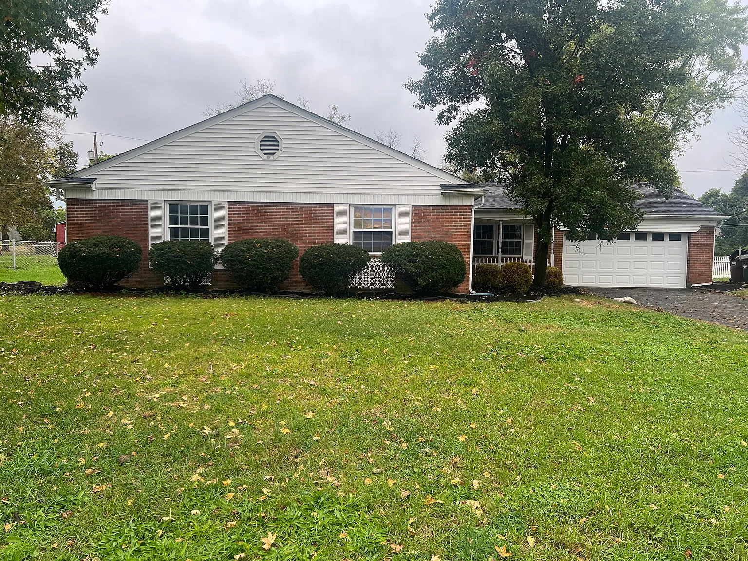 347 Bon Air Dr — Photo 2