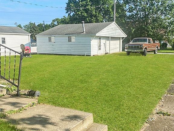 3rd image of 558 E Green St