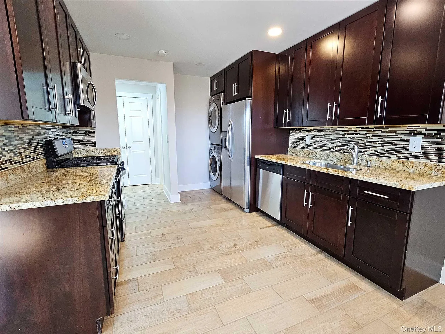 3 bed, 1.5 bath, 1250 sqft, $3,000 — Photo 3