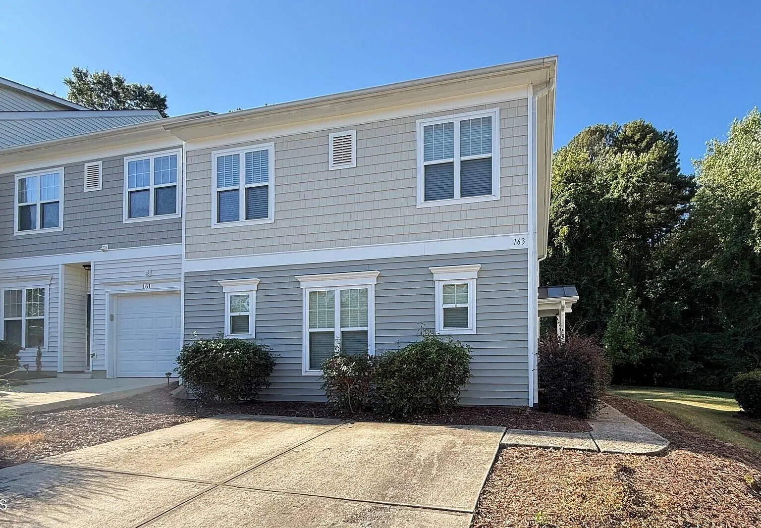 3 bed, 2.5 bath, $1,850 — Photo 1