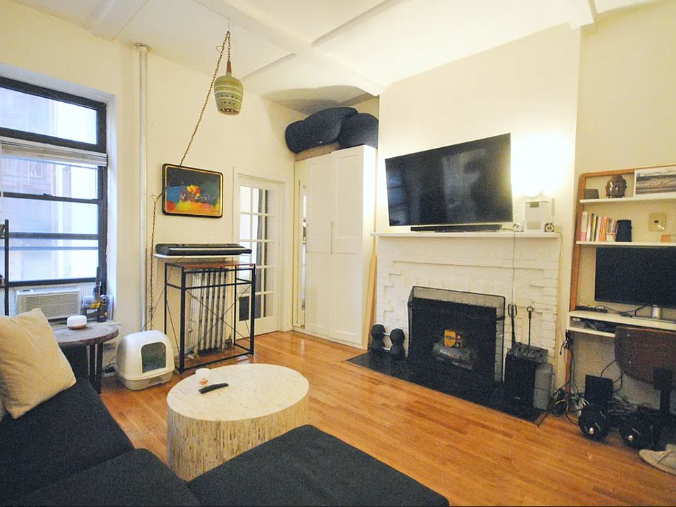 1st image of 11 Cornelia St APT 3F