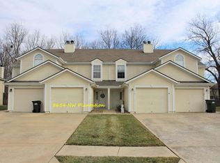 5654 NW Plantation Dr, Lees Summit, MO 64064