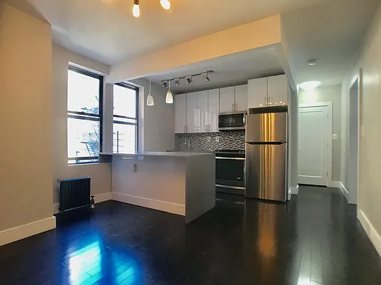Rented by Bohemia Realty Group | media 10