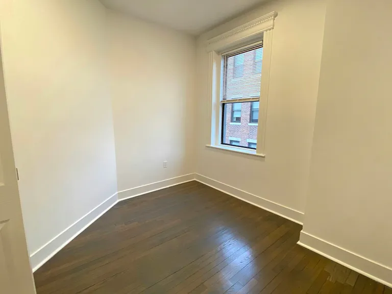 11 Queensberry St #32 — Photo 5