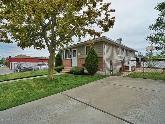 2nd image of 55 Lyndale Ave
