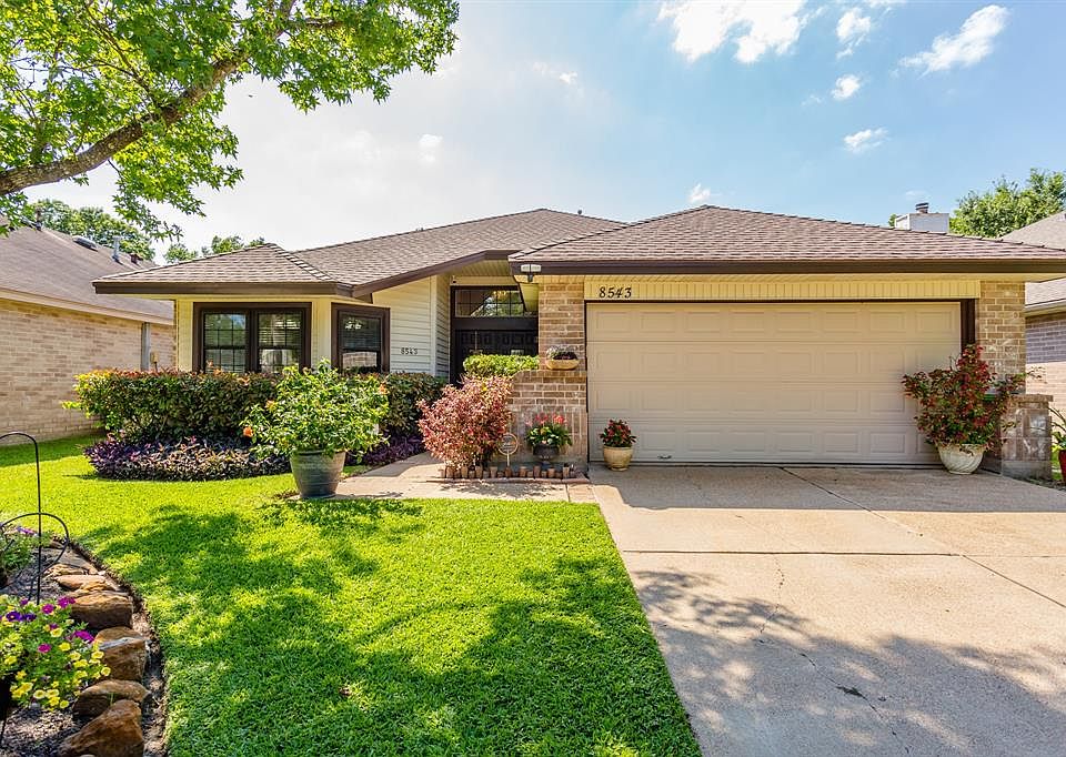 1st image of 8543 Sparkling Springs Dr