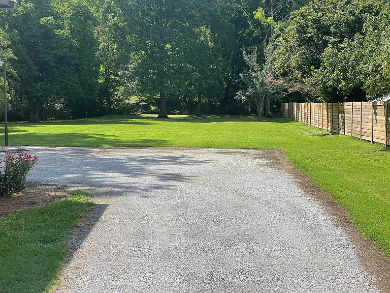 475 Broadwell Dr — Photo 2
