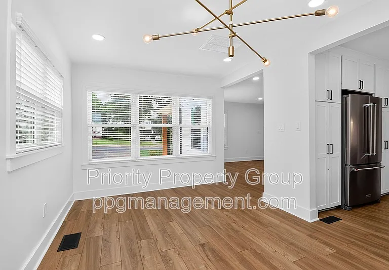 1033 Drummond Ave — Photo 6