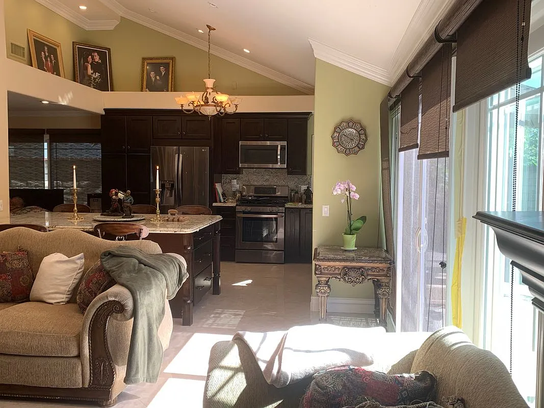 1 bed, 1.0 bath, 1050 sqft, $3,050 — Photo 2