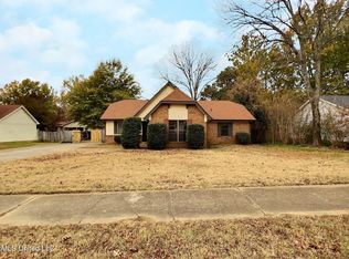 5609 Ridgetop Dr, Horn Lake, MS 38637