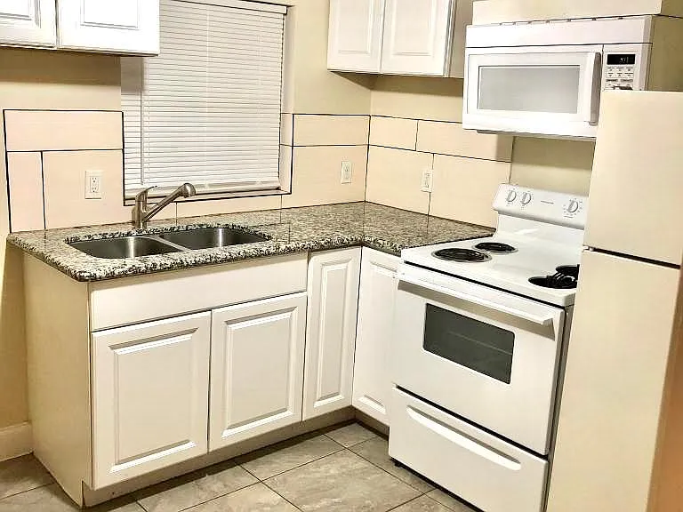 4706 Siegel St #4B — Photo 1