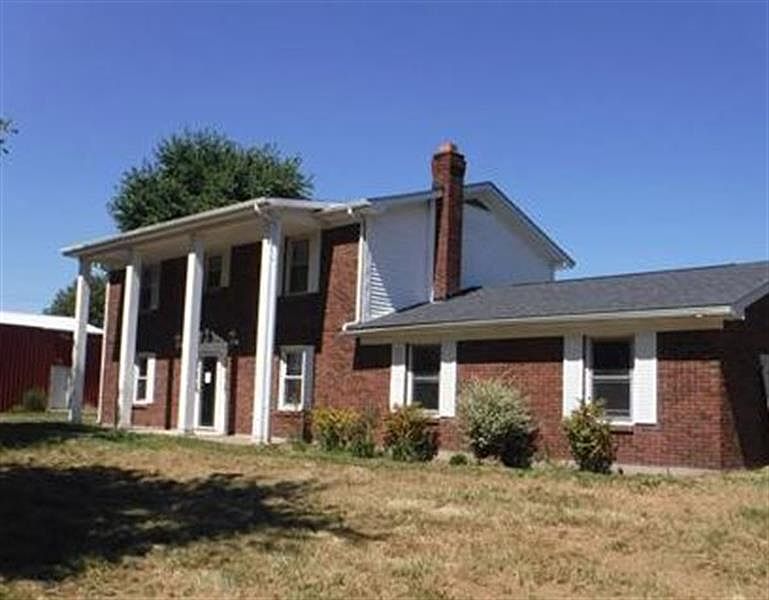 2nd image of 2525 Bloomington Rd