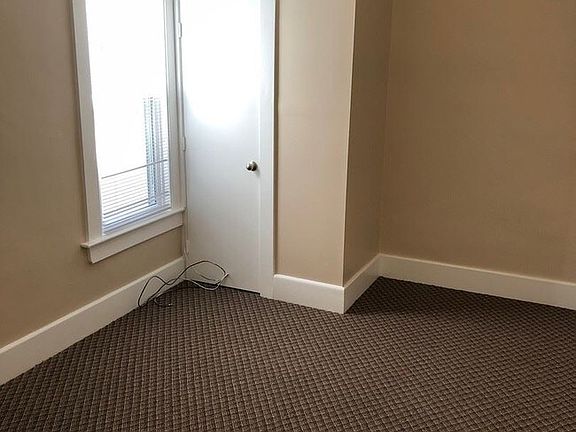 3rd image of 1158 W 22nd St