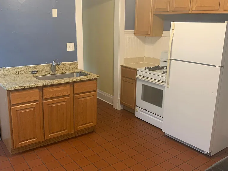 2532 N Murray Ave — Photo 4