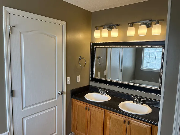 758 Mozingo Ln — Photo 6