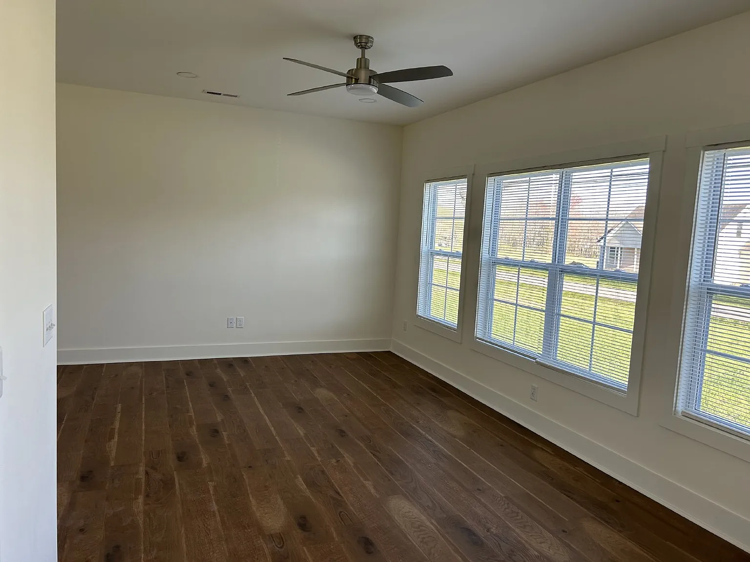 3 bed, 2.5 bath, 1729 sqft, $1,850 — Photo 4