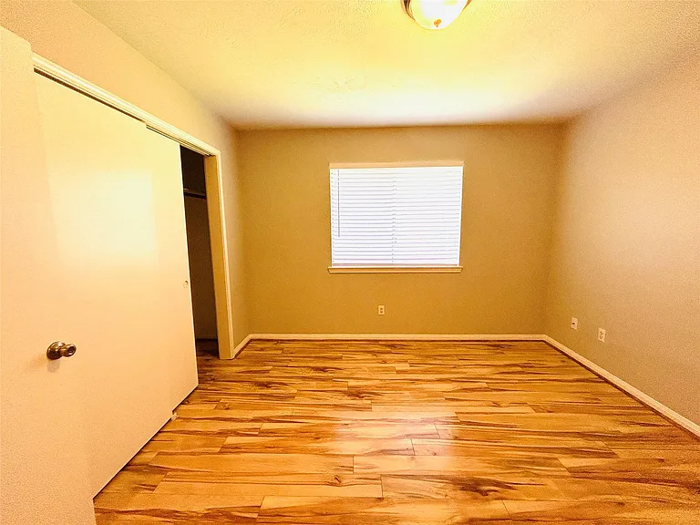 1404 Helmsley Dr — Photo 31