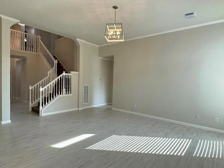 5015 Cottonglen Ct — Photo 3
